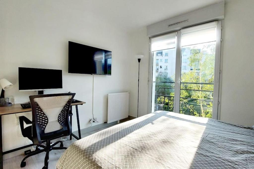 Cosy Home, 2 Chambres, 6 Personnes, 3 Min Gare, Parking Apartment *